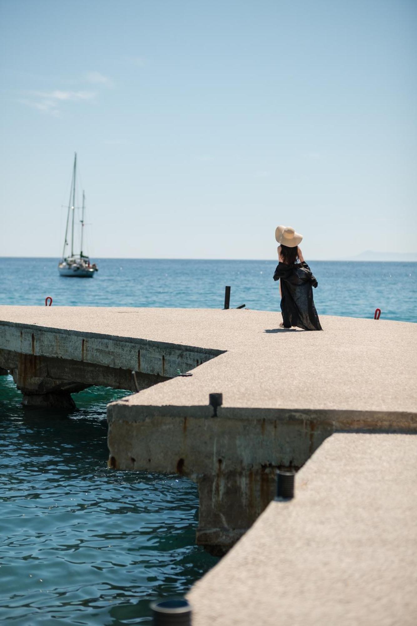 Vila Natali Himare Exterior photo